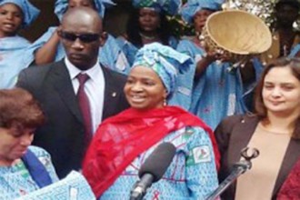 Burkina Faso : La première dame du Mali rend visite à  ses frères réfugiés